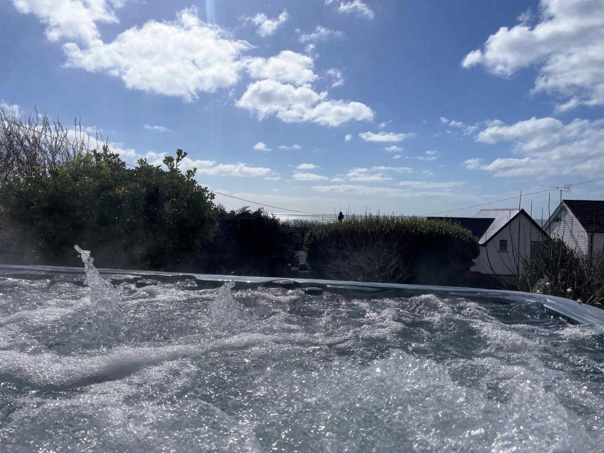 3 Bed Ground Floor Apartment - Hot Tub Optional Upgrade Hythe  Buitenkant foto
